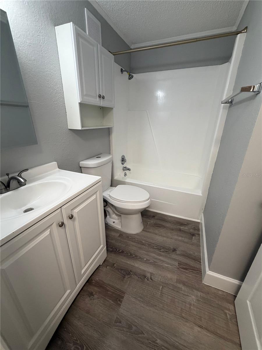 Image 11 of 12 For 1400 Strawberry Place 5