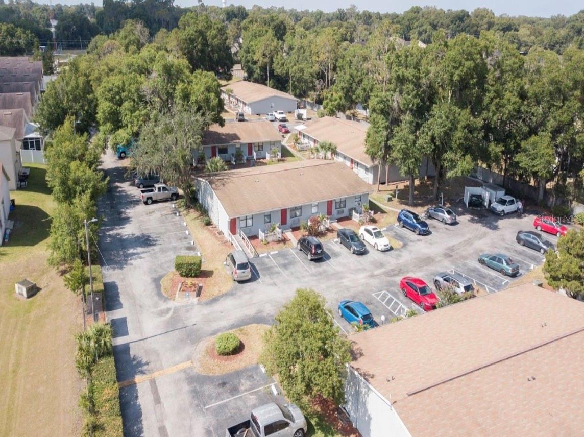 Image 3 of 12 For 1400 Strawberry Place 5