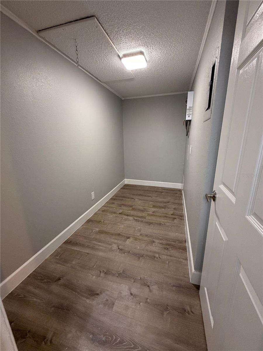 Image 9 of 12 For 1400 Strawberry Place 5