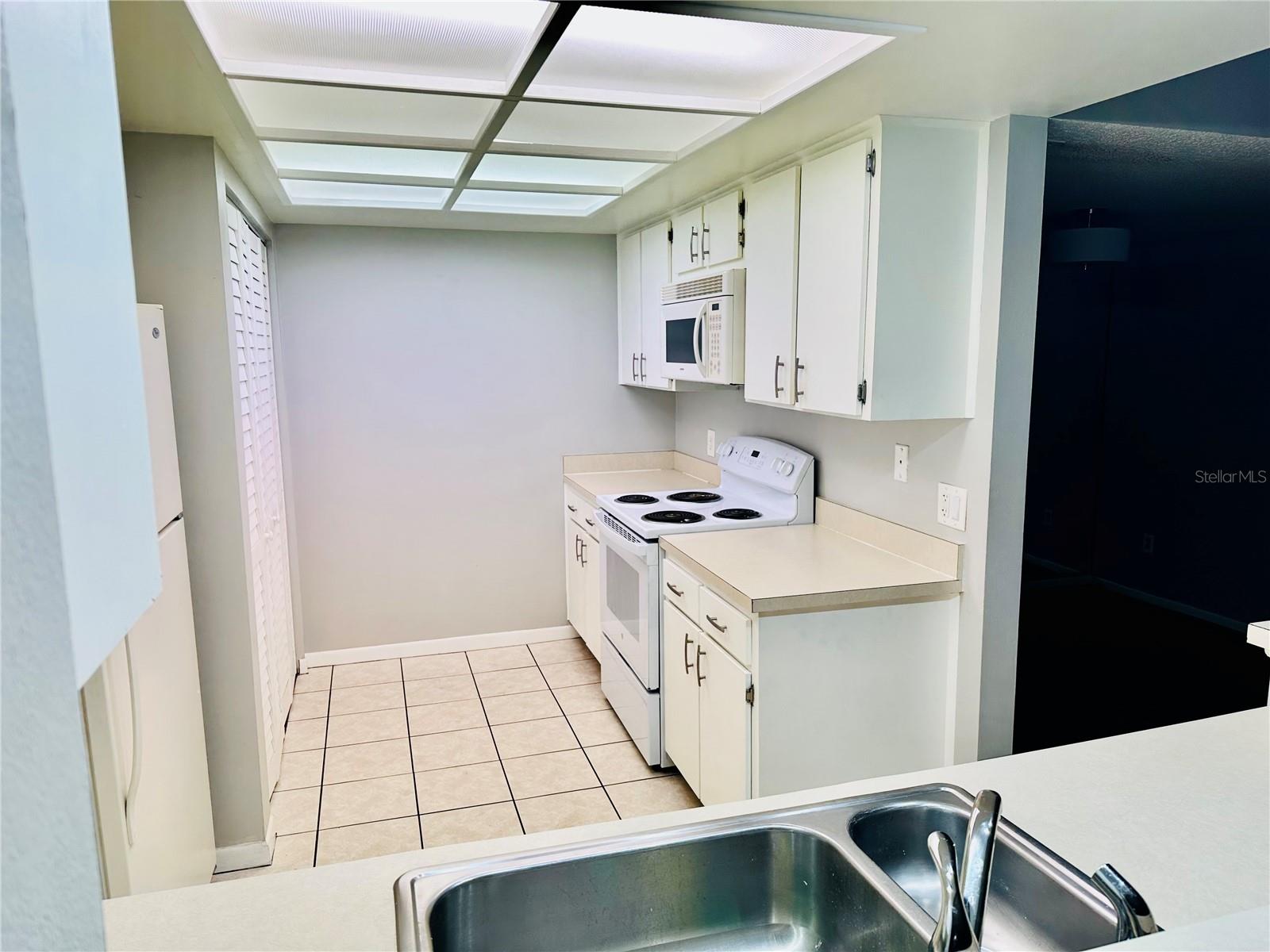 Image 10 of 28 For 13610 Village Drive 4111