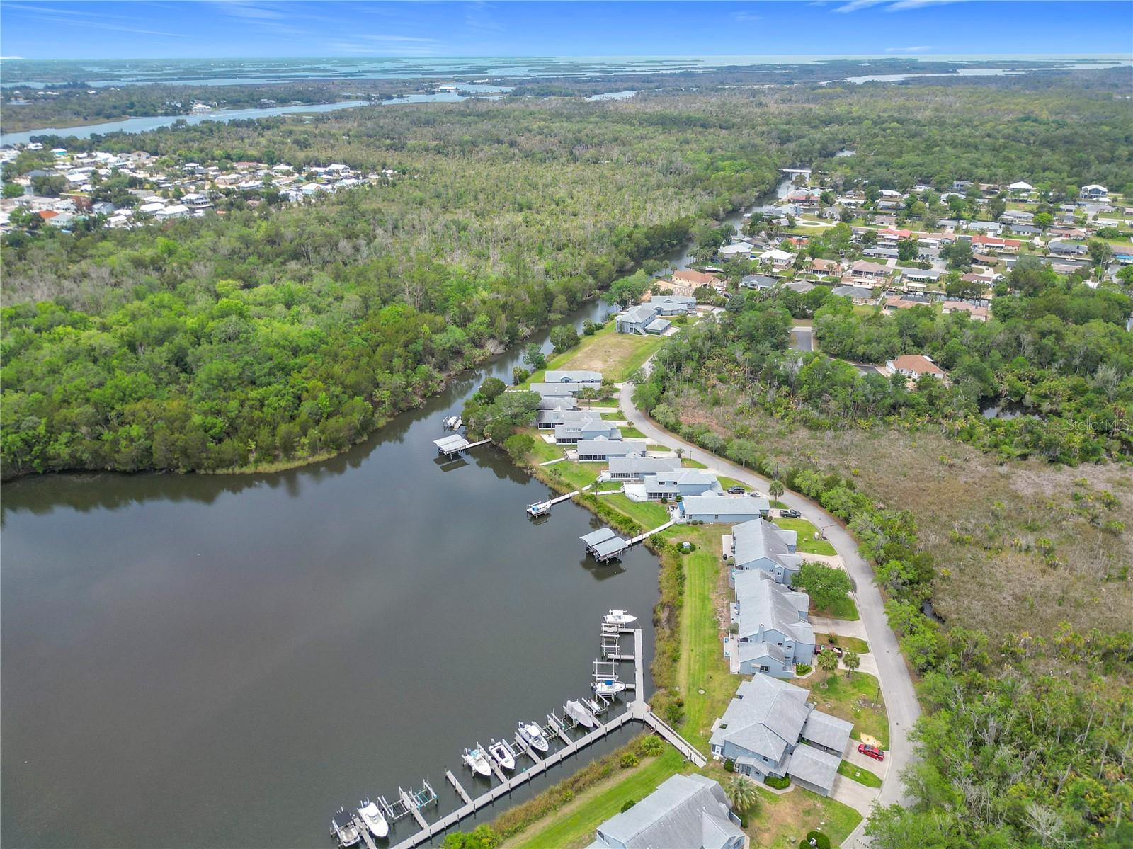 Listing photo id 48 for 11122 Cove Harbor Drive 112