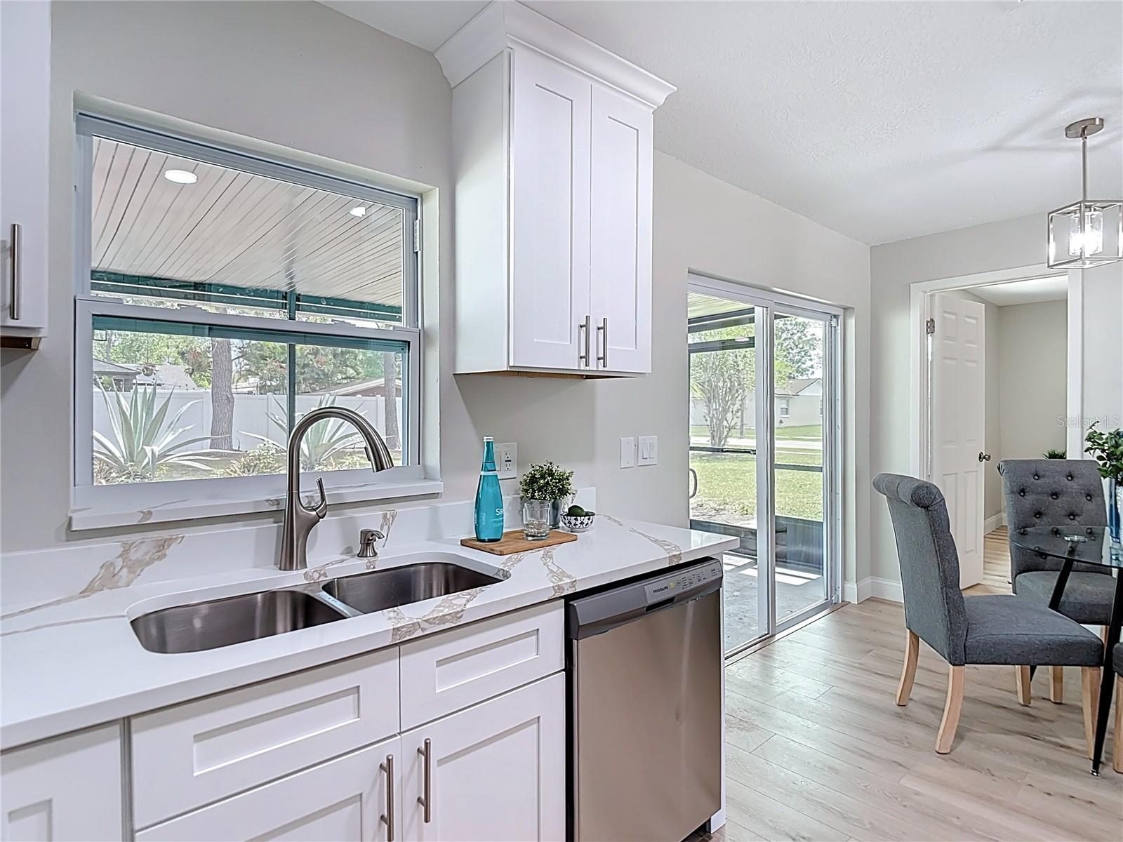 Listing photo id 9 for 14031 Arbor Knoll Circle