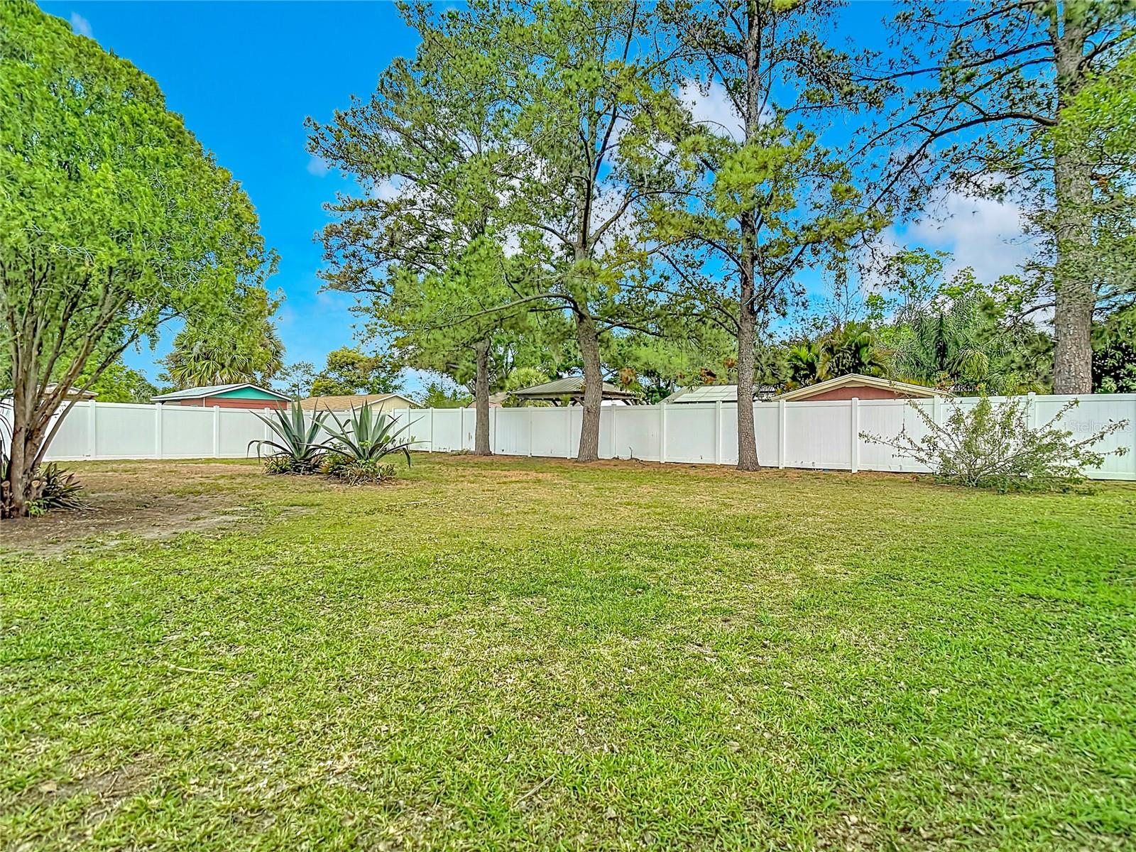 Listing photo id 24 for 14031 Arbor Knoll Circle