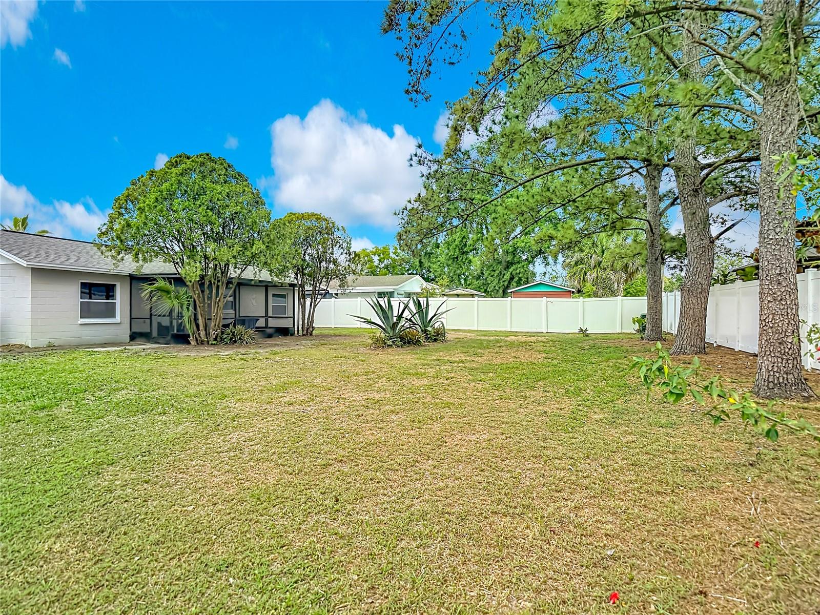 Listing photo id 25 for 14031 Arbor Knoll Circle