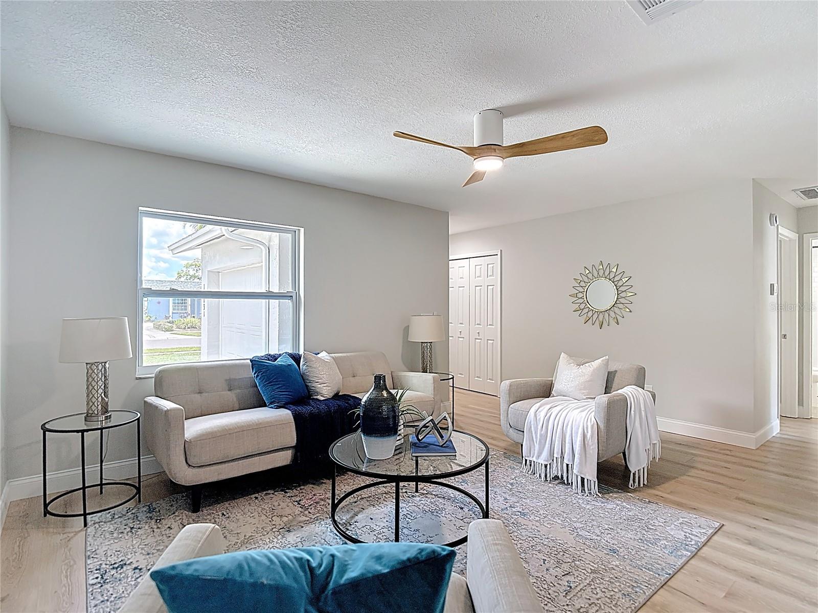 Listing photo id 2 for 14031 Arbor Knoll Circle