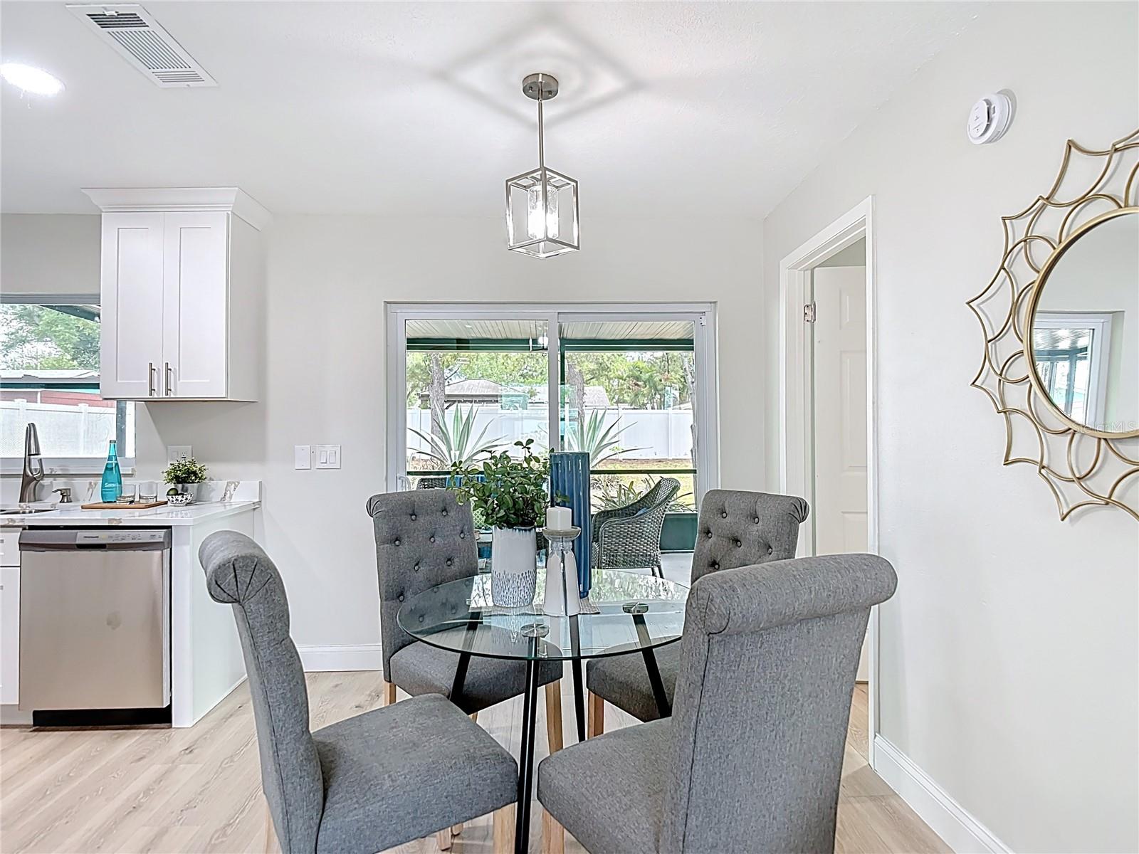 Listing photo id 5 for 14031 Arbor Knoll Circle