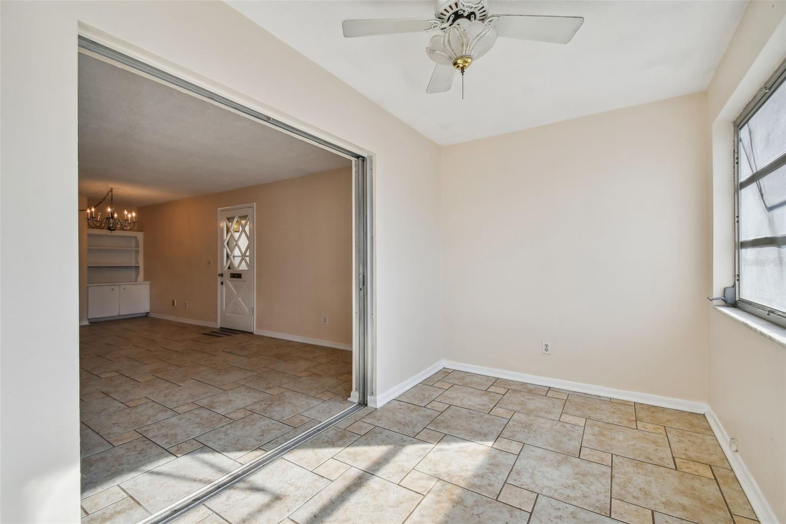 Image 19 of 49 For 610 Indian Rocks Road N 121