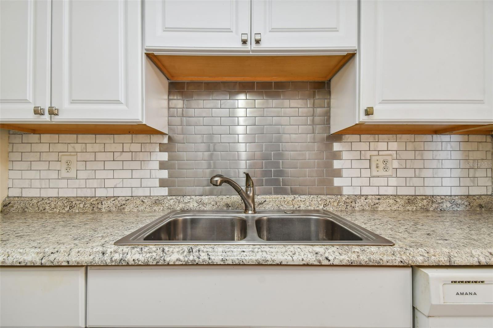 Image 29 of 49 For 610 Indian Rocks Road N 121