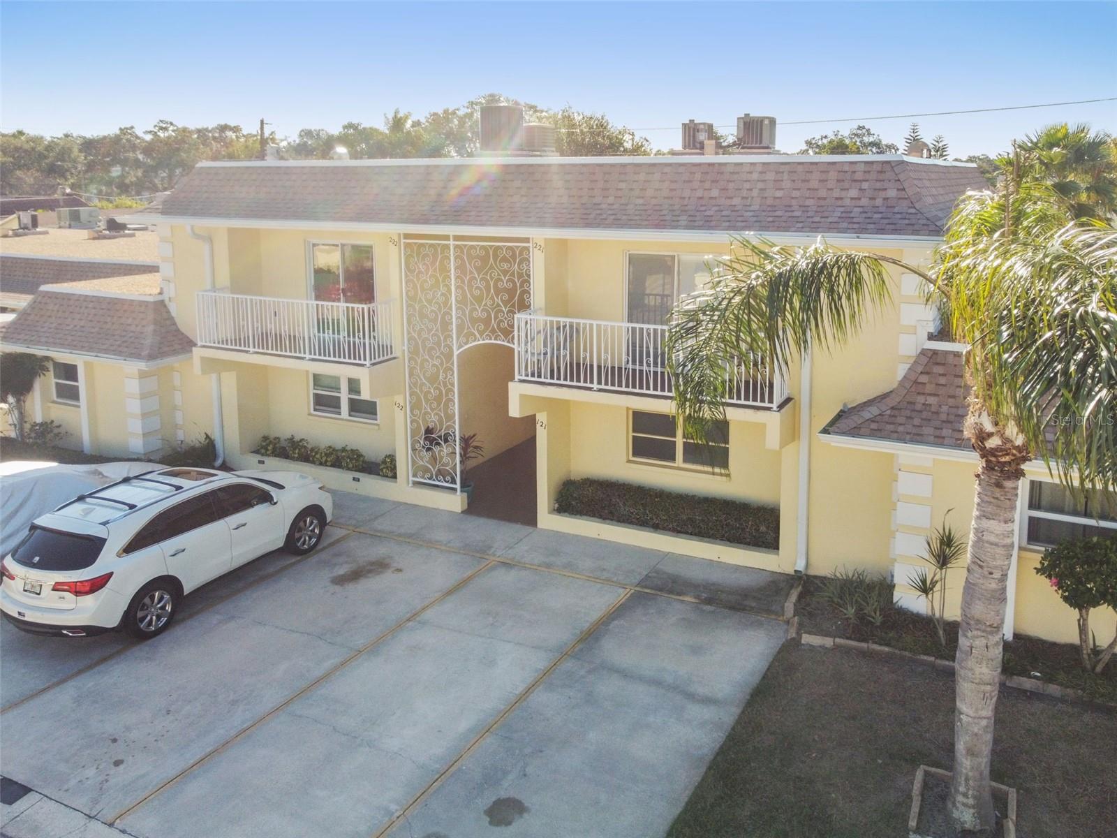 Image 3 of 49 For 610 Indian Rocks Road N 121