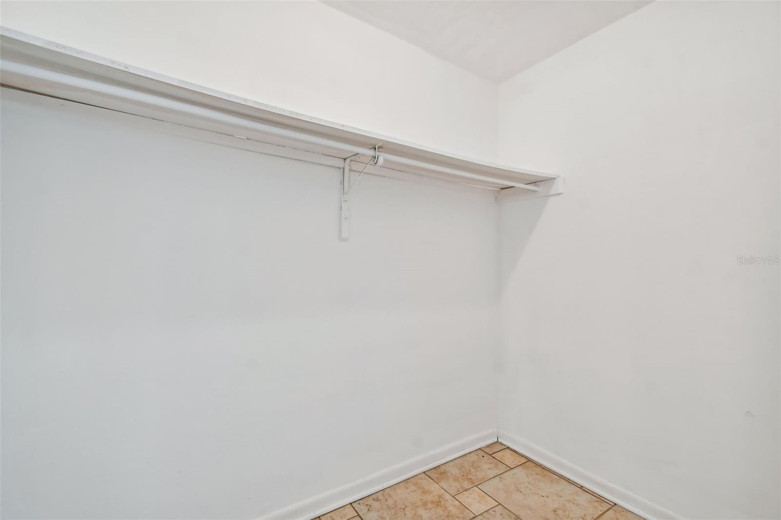 Image 37 of 49 For 610 Indian Rocks Road N 121