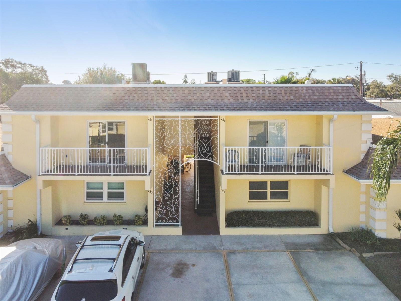 Image 4 of 49 For 610 Indian Rocks Road N 121