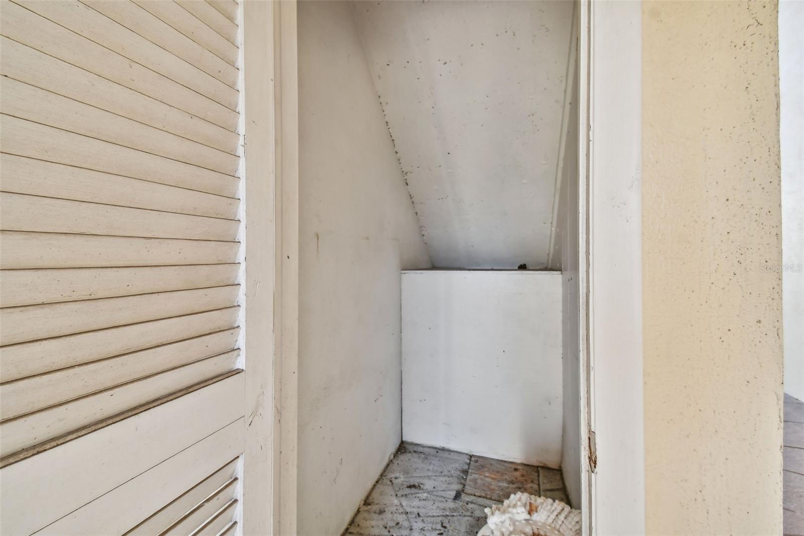 Image 41 of 49 For 610 Indian Rocks Road N 121