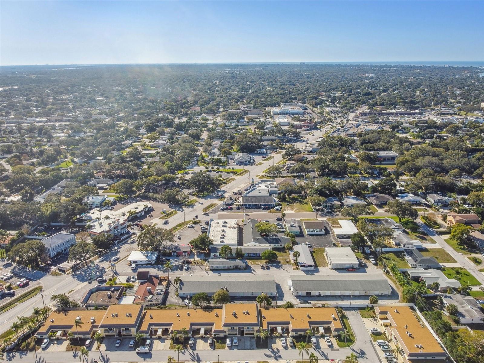 Image 44 of 49 For 610 Indian Rocks Road N 121