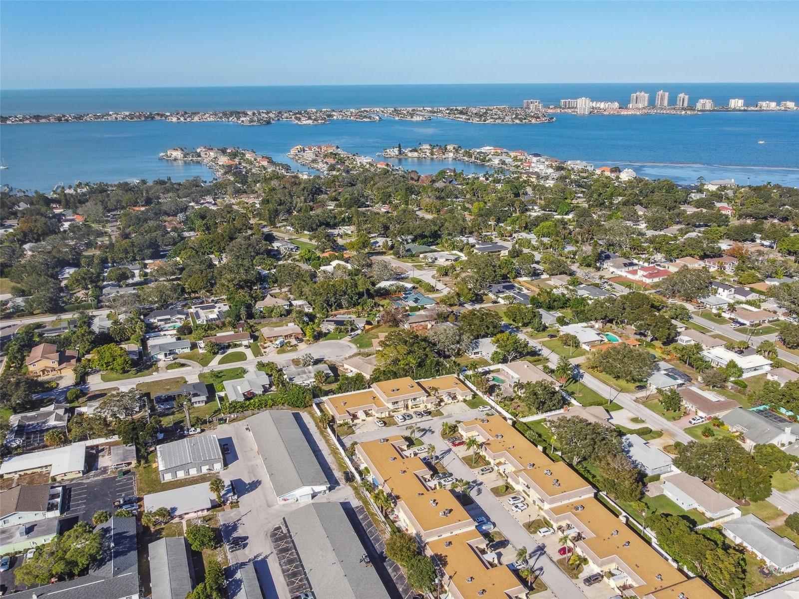 Image 8 of 49 For 610 Indian Rocks Road N 121