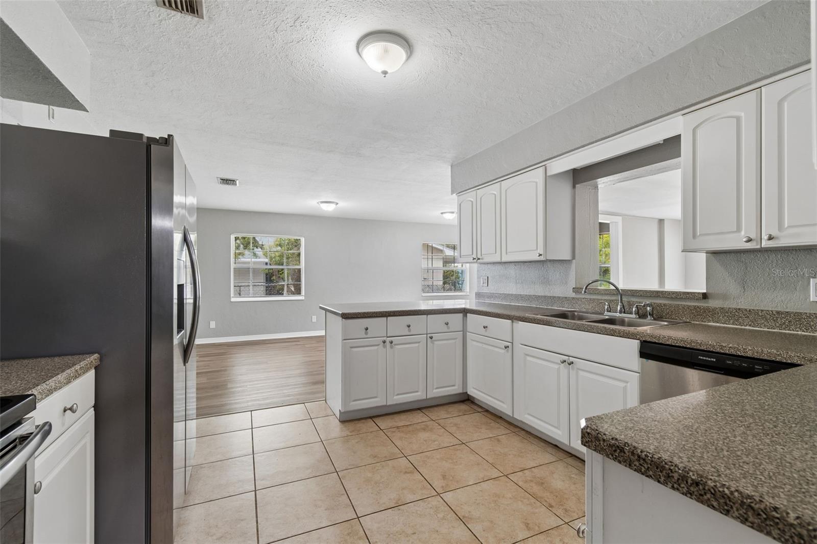 Image 11 of 42 For 9931 110th Street