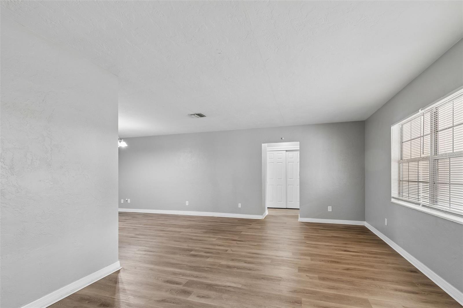 Image 6 of 42 For 9931 110th Street