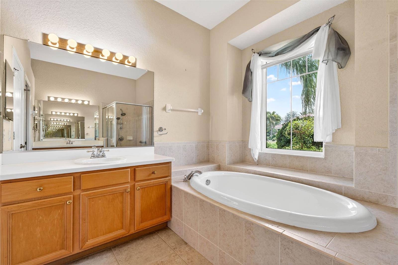 Image 19 of 43 For 2212 Myrtle Vista Court