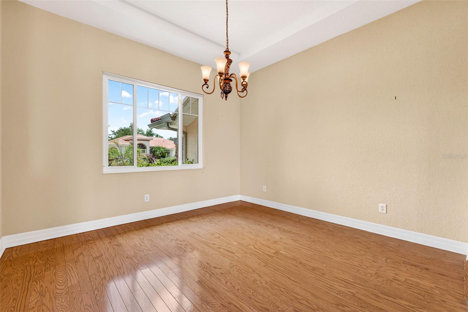 Image 8 of 43 For 2212 Myrtle Vista Court