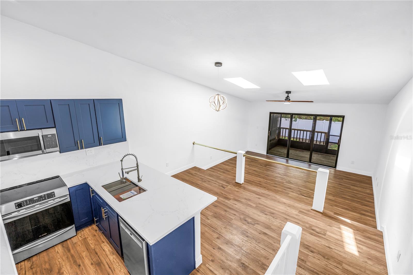 Image 14 of 49 For 6462 92nd Place N 803