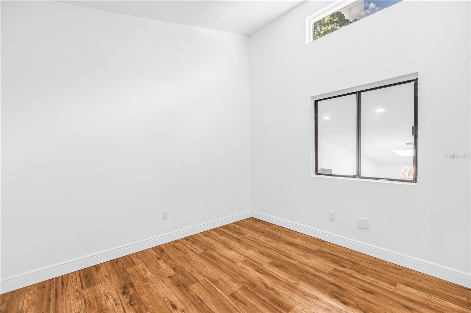 Image 22 of 49 For 6462 92nd Place N 803