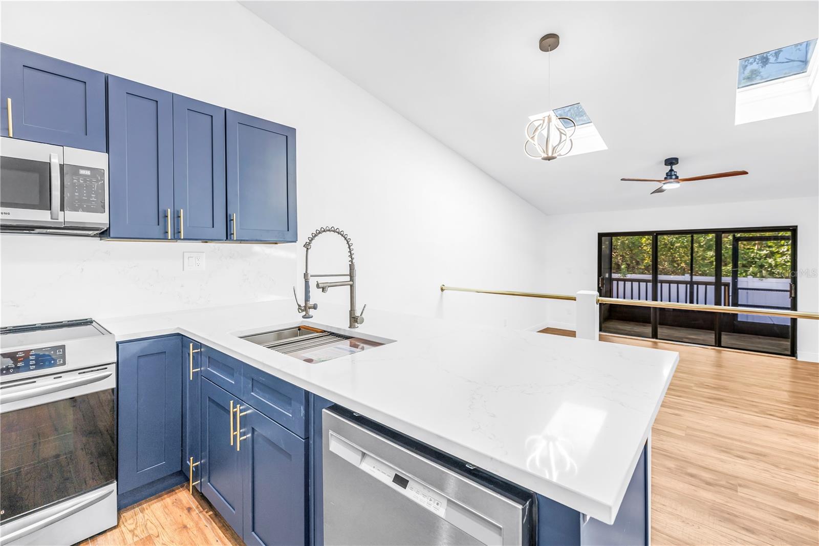 Image 9 of 49 For 6462 92nd Place N 803