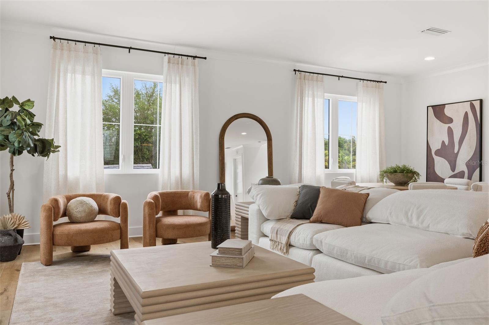 Listing photo id 20 for 407 Albany Avenue 1