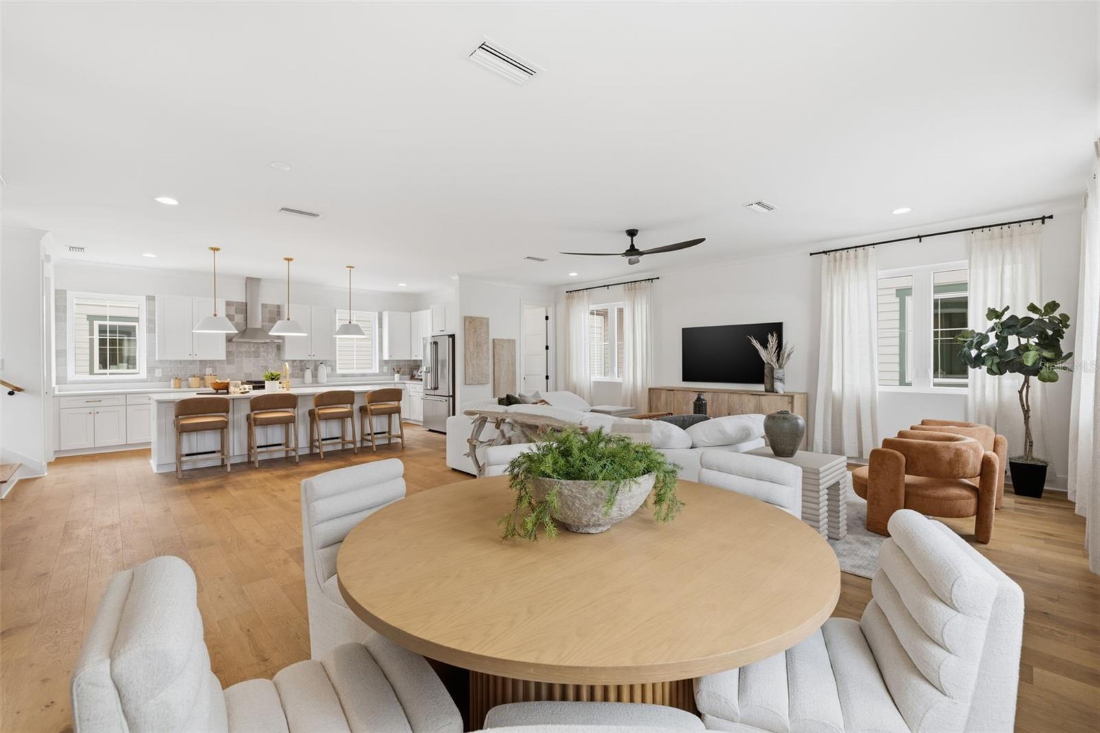 Listing photo id 22 for 407 Albany Avenue 1