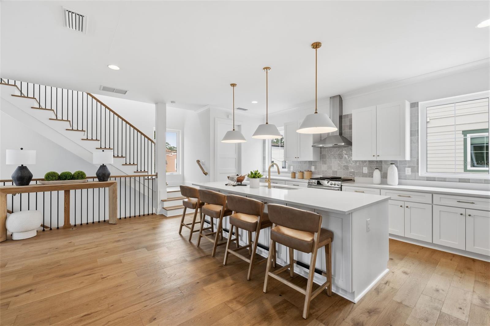 Listing photo id 23 for 407 Albany Avenue 1
