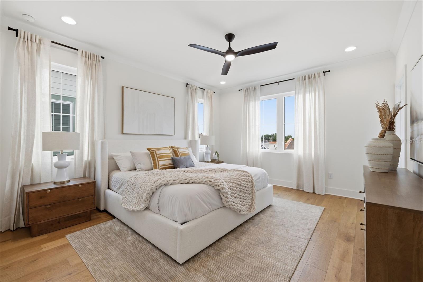 Listing photo id 30 for 407 Albany Avenue 1