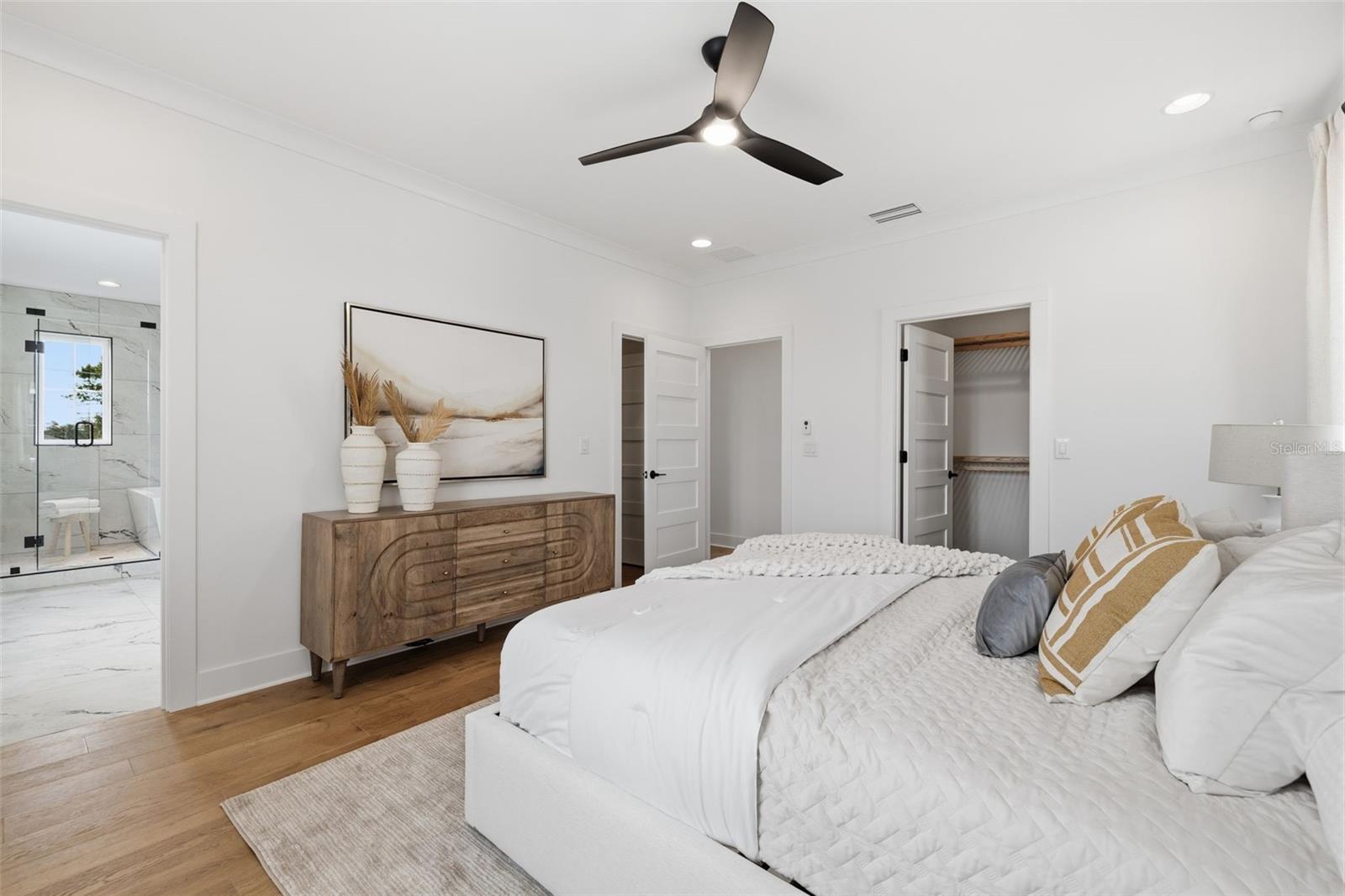 Listing photo id 31 for 407 Albany Avenue 1