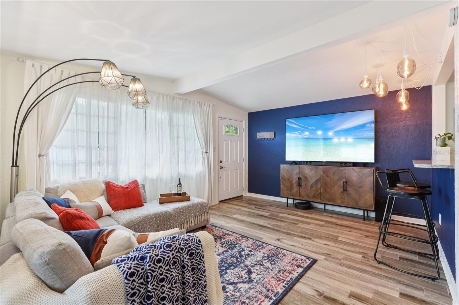 Image 3 of 31 For 7805 Glen Avenue