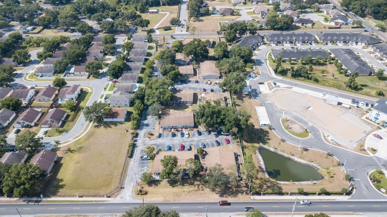 Image 2 of 11 For 1400 Strawberry Place 22