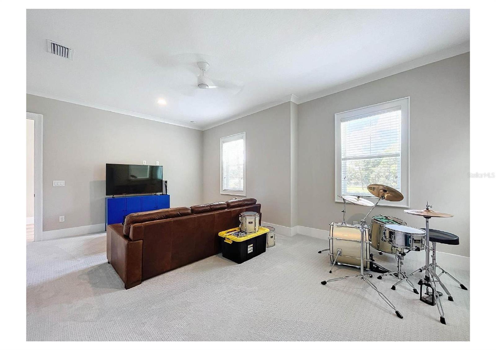 Listing photo id 41 for 2890 Alexandria Marie Lane