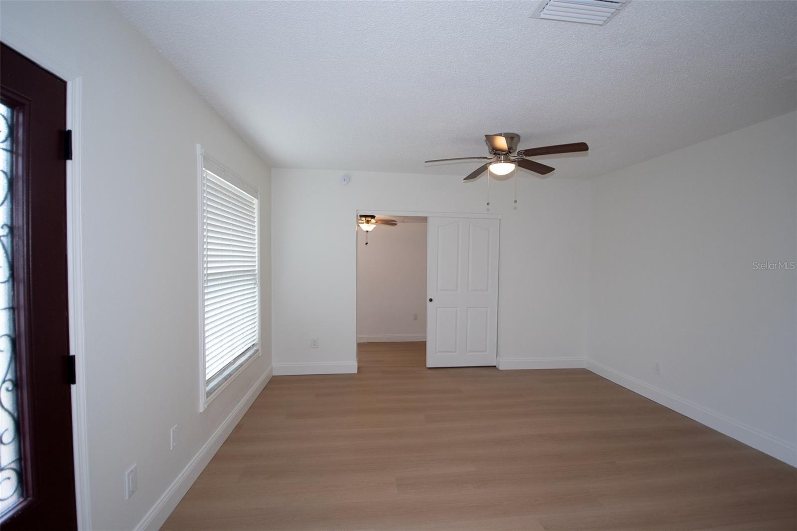 Image 12 of 53 For 2701 Calle Street