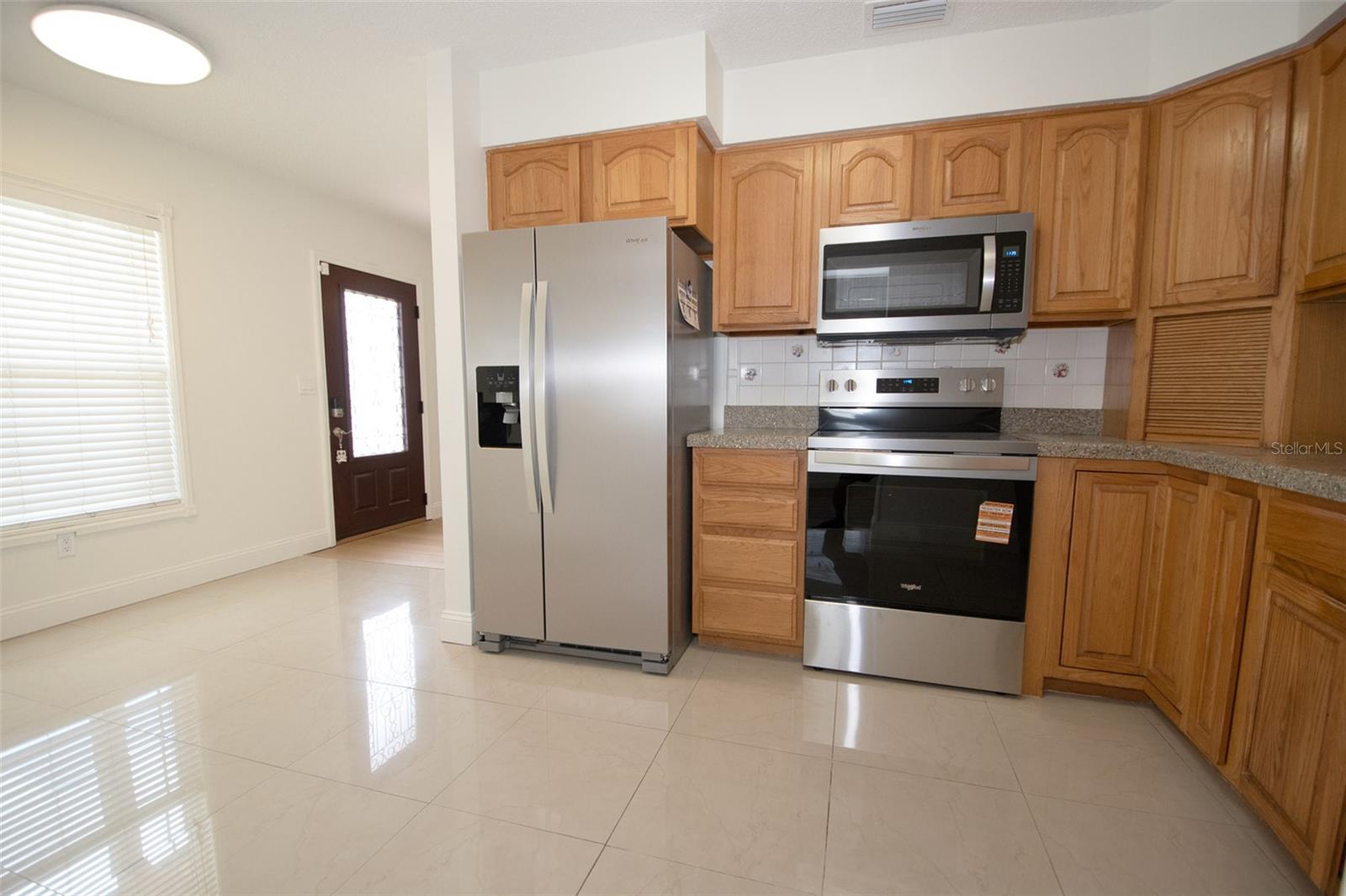 Image 14 of 53 For 2701 Calle Street