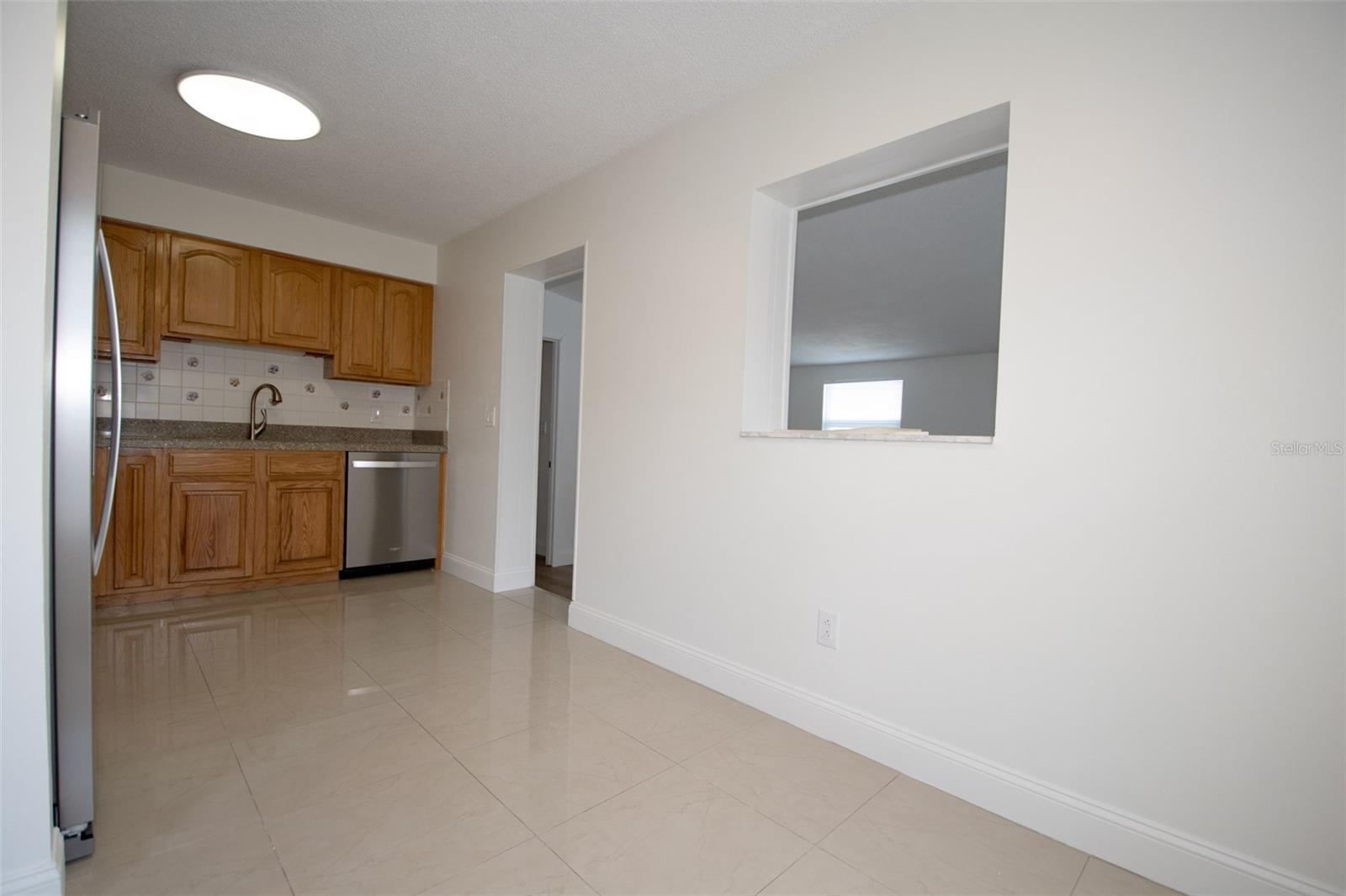 Image 16 of 53 For 2701 Calle Street