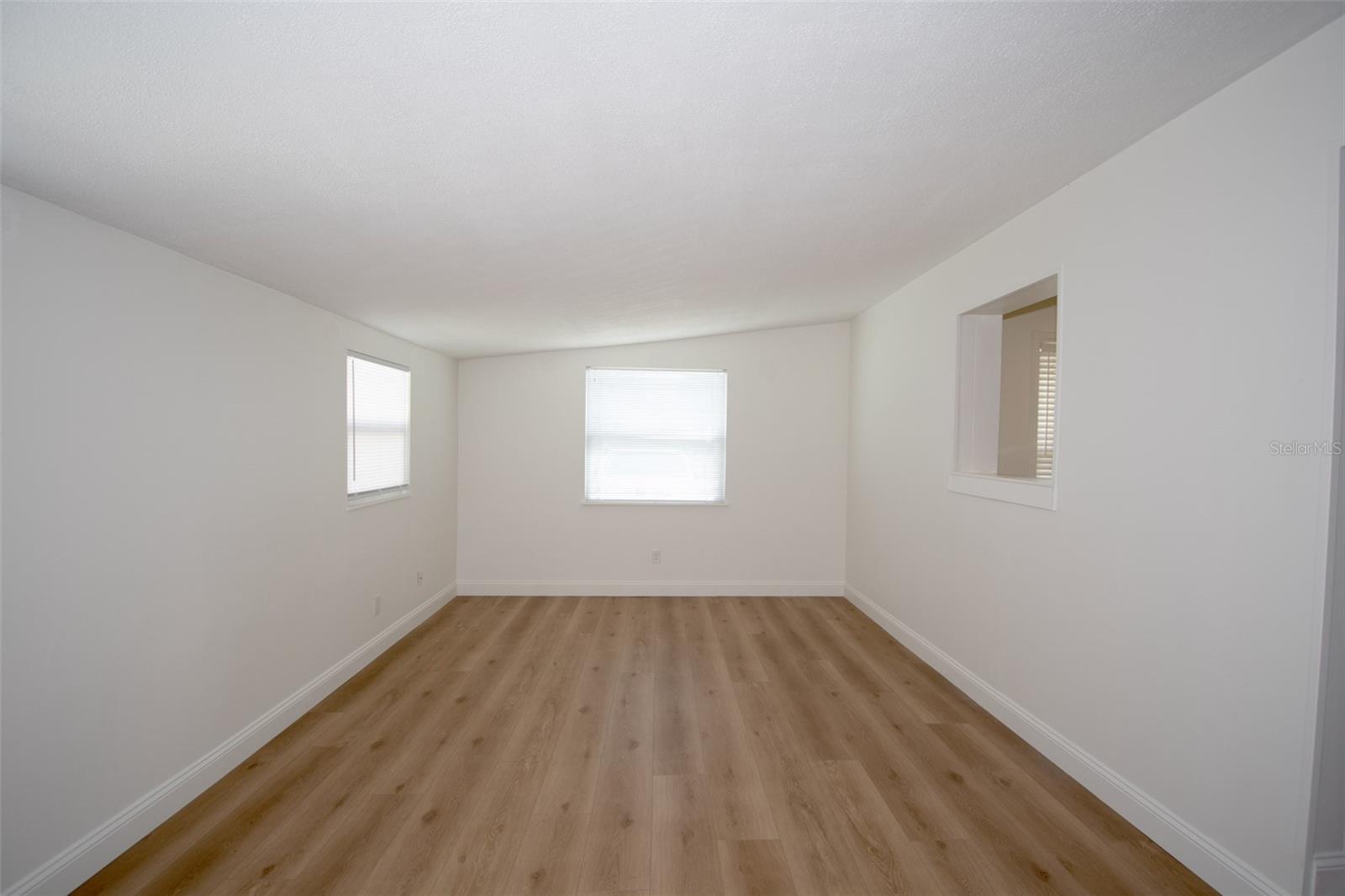 Image 22 of 53 For 2701 Calle Street