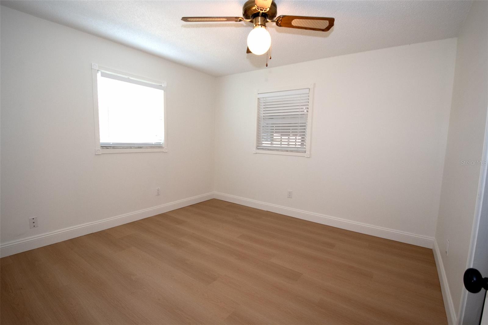 Image 32 of 53 For 2701 Calle Street