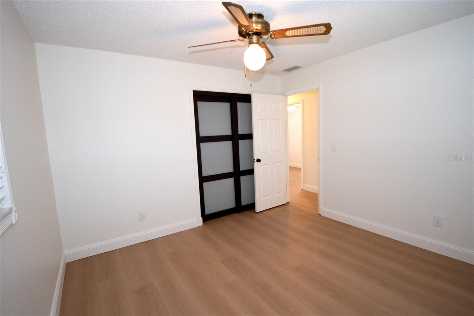 Image 33 of 53 For 2701 Calle Street