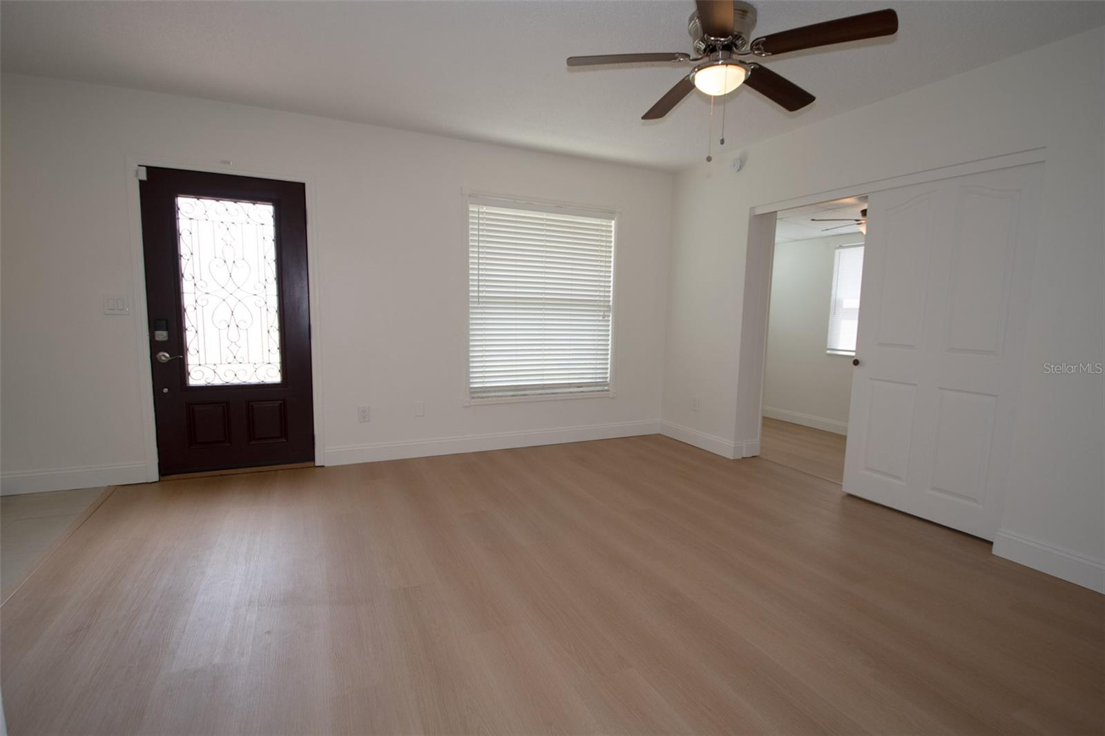 Image 7 of 53 For 2701 Calle Street