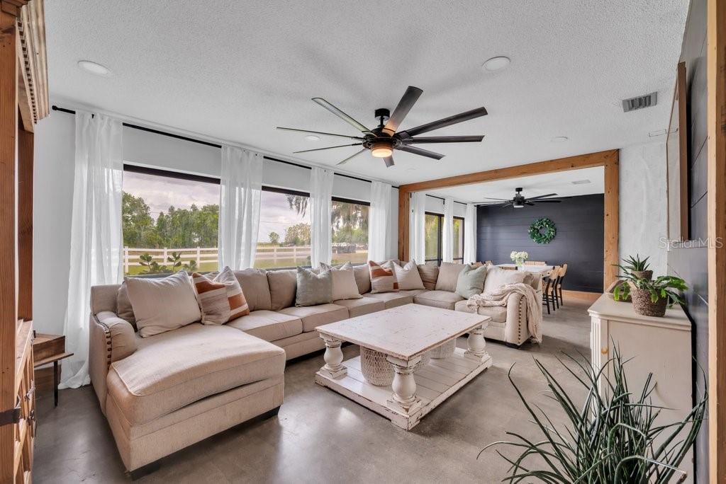 Image 10 of 80 For 7820 Lithia Pinecrest Road