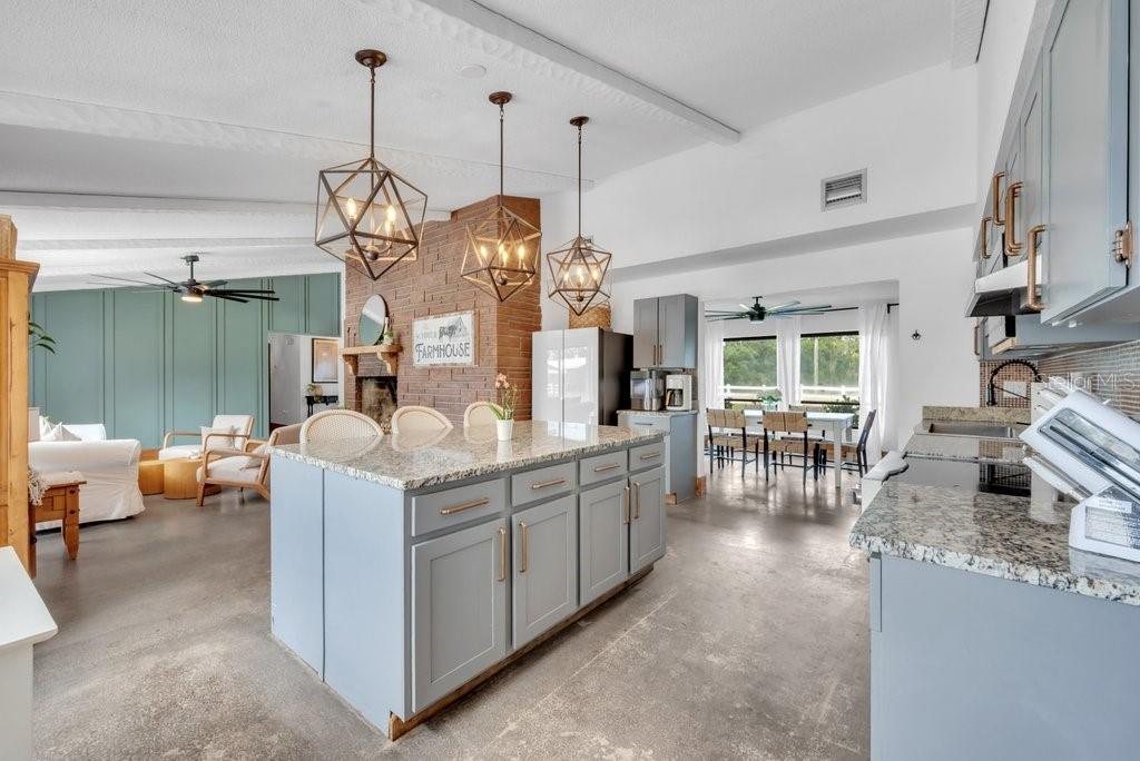 Image 22 of 80 For 7820 Lithia Pinecrest Road