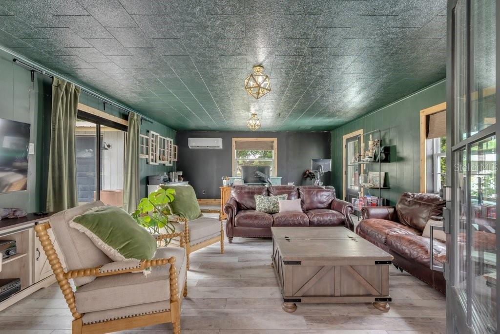 Image 25 of 80 For 7820 Lithia Pinecrest Road