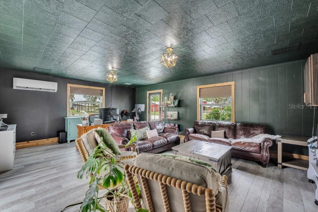 Image 26 of 80 For 7820 Lithia Pinecrest Road