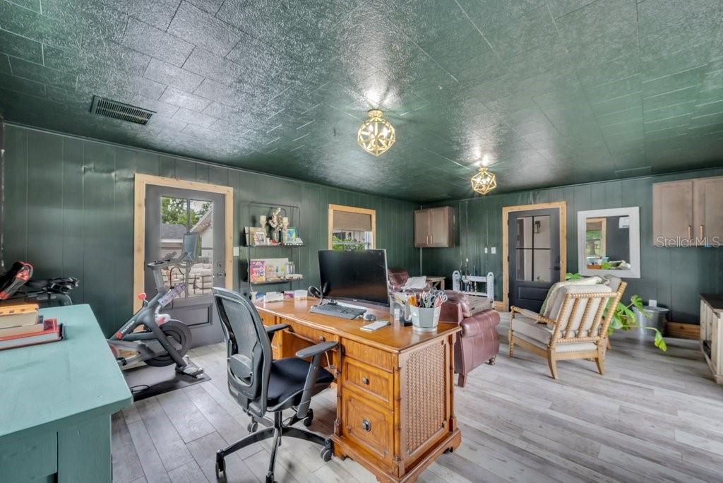 Image 28 of 80 For 7820 Lithia Pinecrest Road