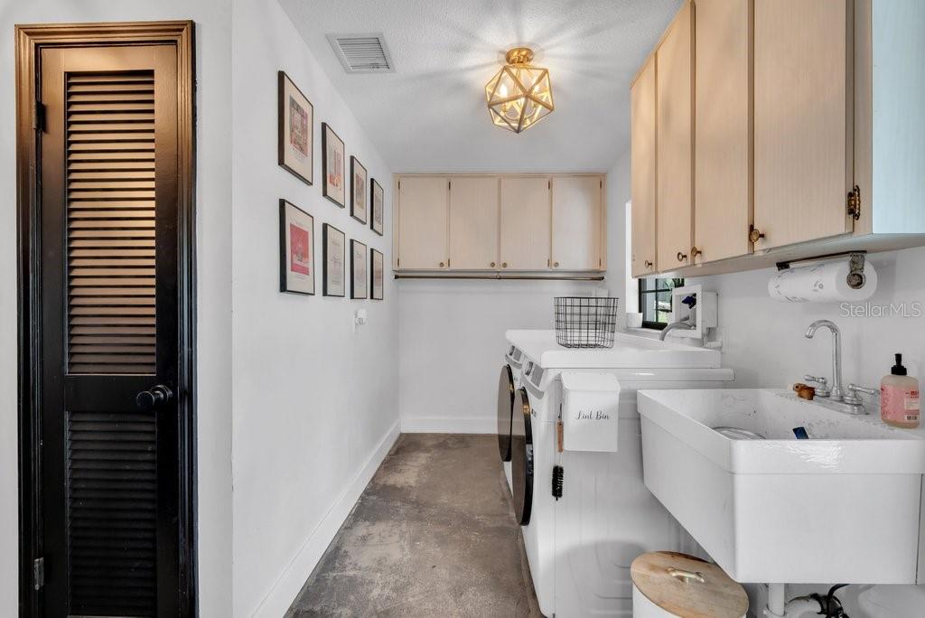 Image 29 of 80 For 7820 Lithia Pinecrest Road