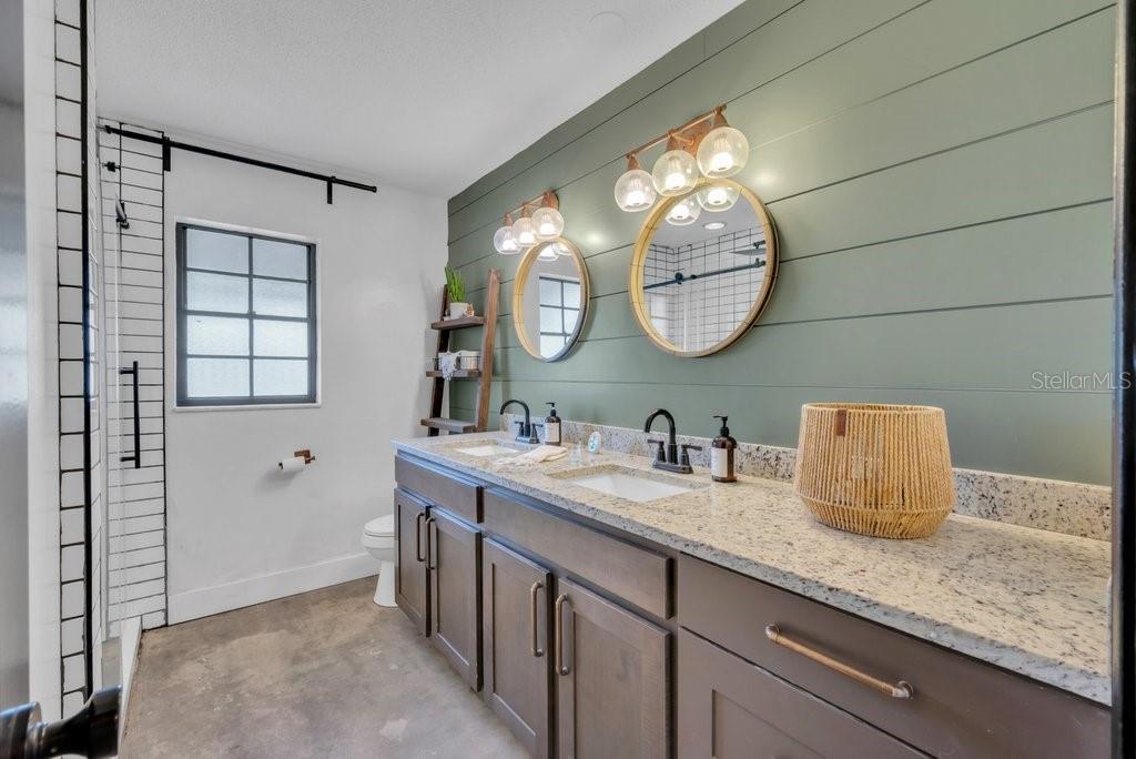 Image 34 of 80 For 7820 Lithia Pinecrest Road