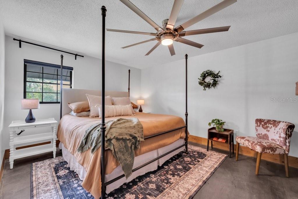 Image 36 of 80 For 7820 Lithia Pinecrest Road