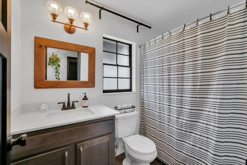 Image 39 of 80 For 7820 Lithia Pinecrest Road