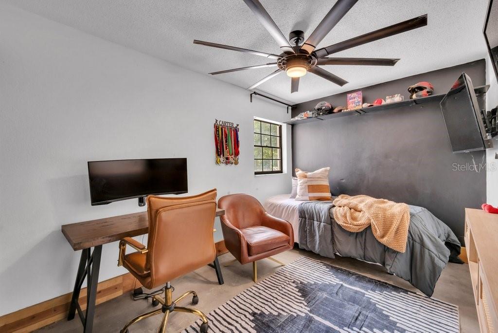 Image 42 of 80 For 7820 Lithia Pinecrest Road